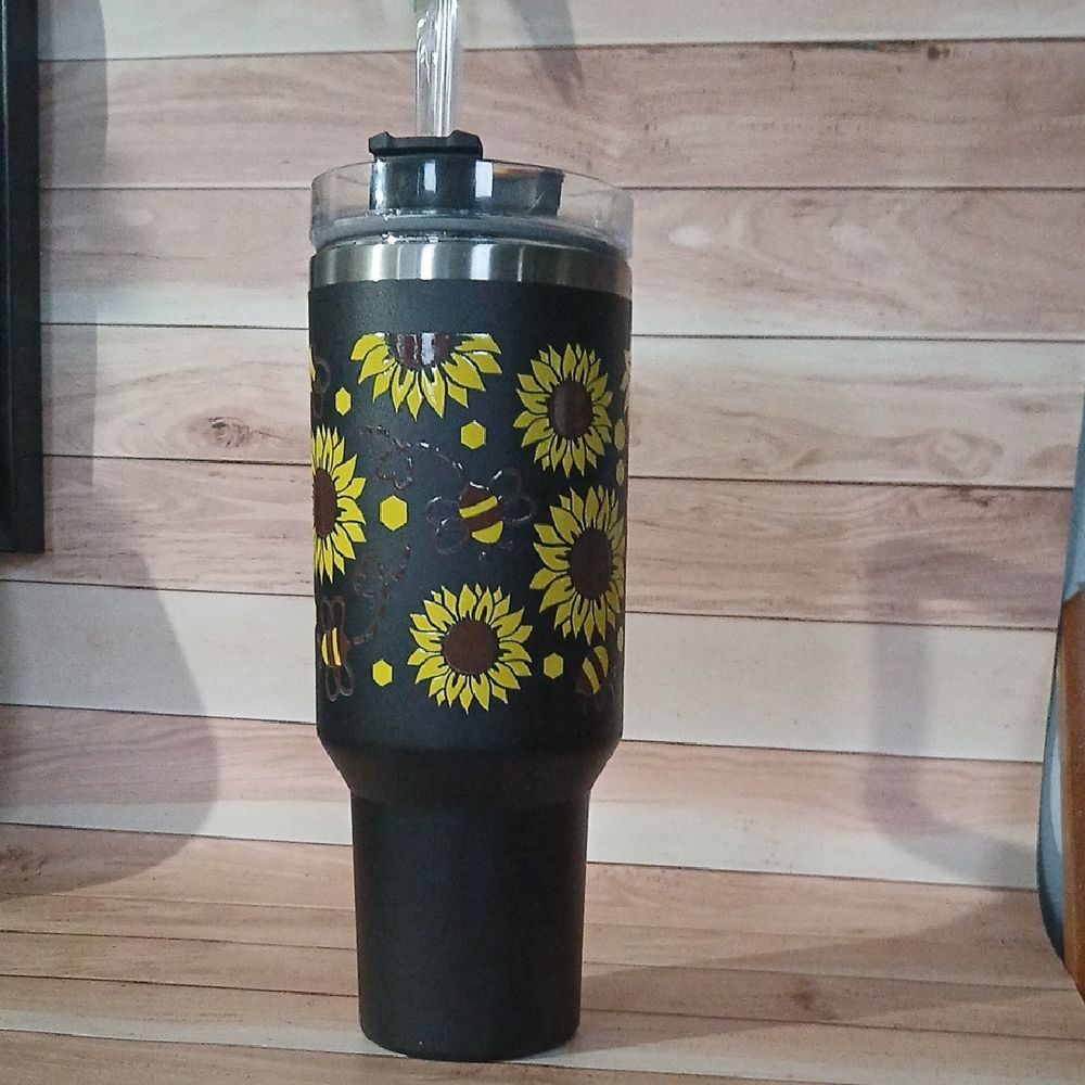 Sunflower and Bee Black Tumbler